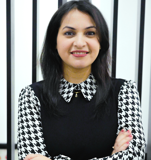 Divya Dhawan Assisting Mortgage Agent